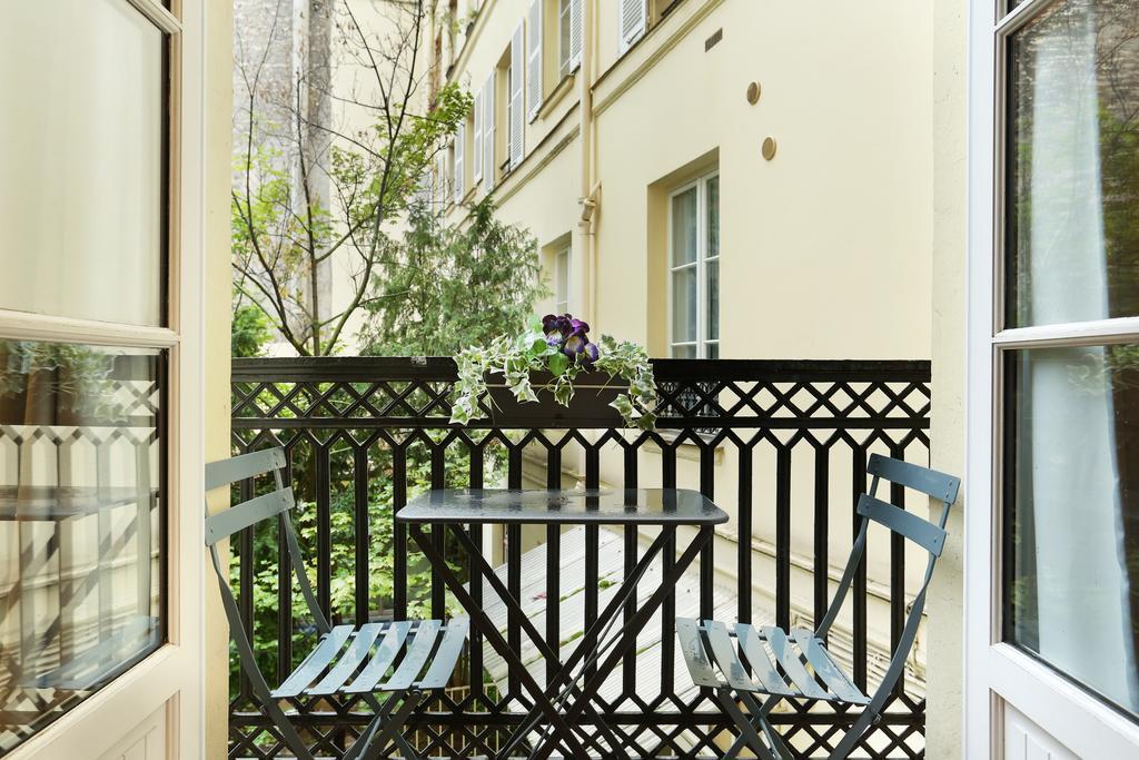 Résidence Blanche Paris Extérieur photo